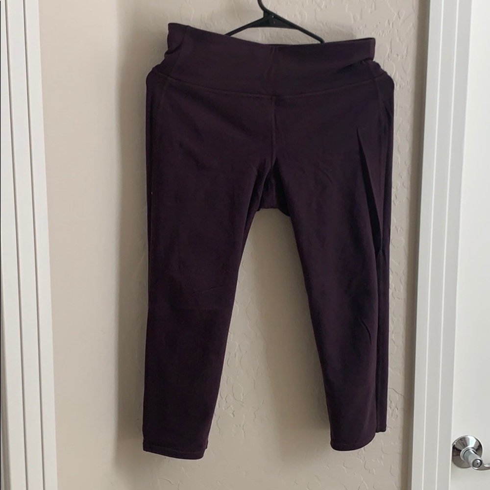 Athleta Maroon Cropped Yoga Pants